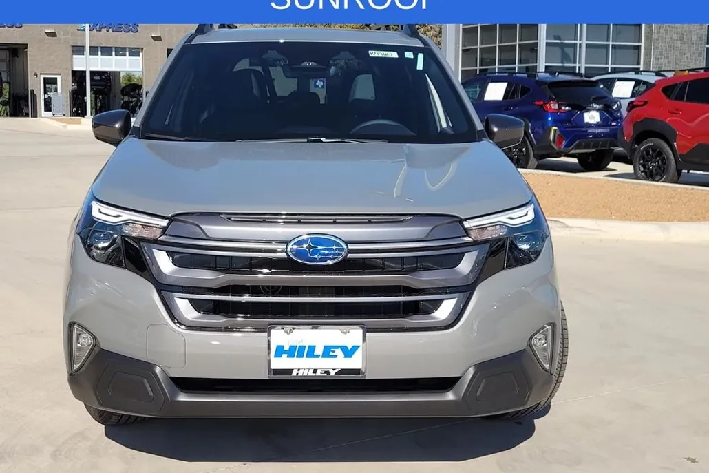 2025 Subaru Forester Premium Base photo 1