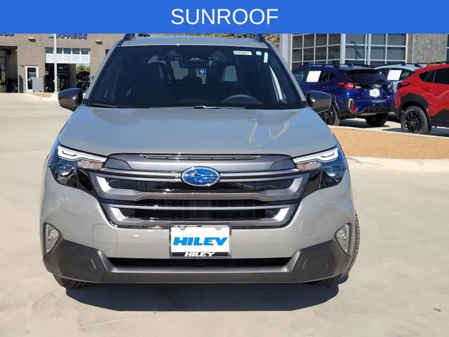 2025 Subaru Forester Premium Base photo 1