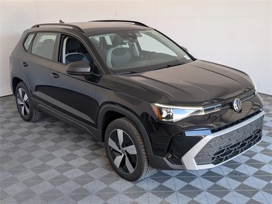 2025 Volkswagen Taos S photo 1