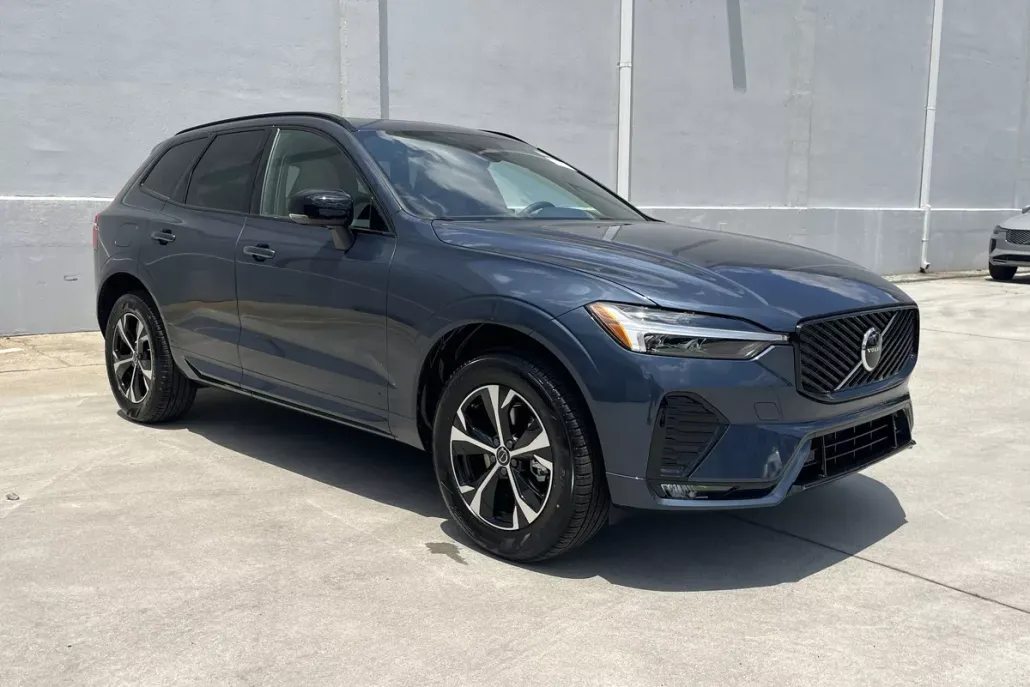 2026 Volvo XC60 B5 Core photo 1