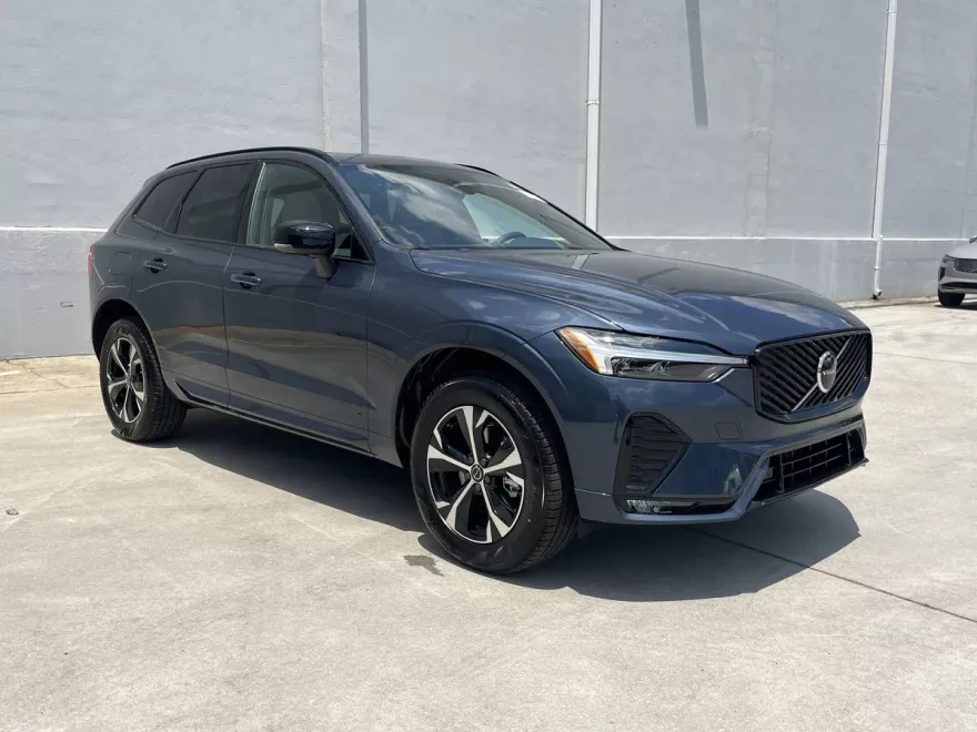 2026 Volvo XC60 B5 Core photo 1