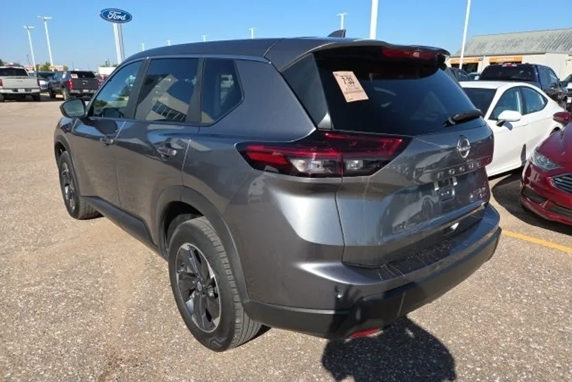 2024 Nissan Rogue SV AWD photo 1