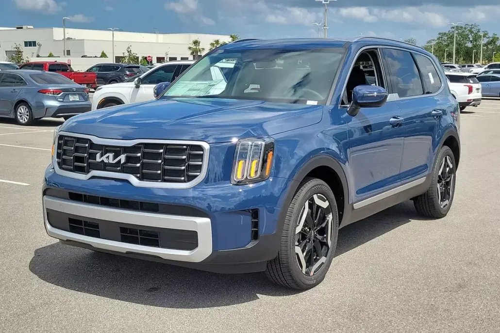 2025 Kia Telluride S photo 1