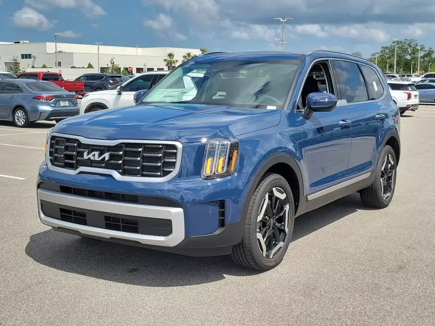 2025 Kia Telluride S photo 1
