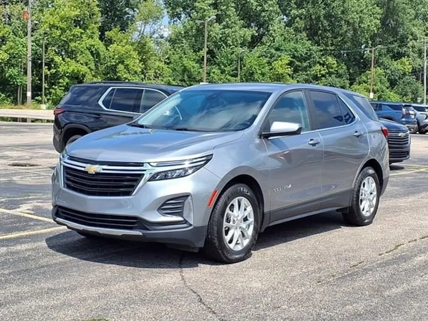 2023 Chevrolet Equinox LT photo 1