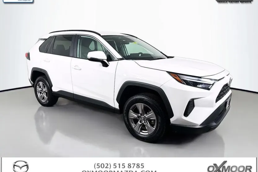 2022 Toyota RAV4 XLE photo 1