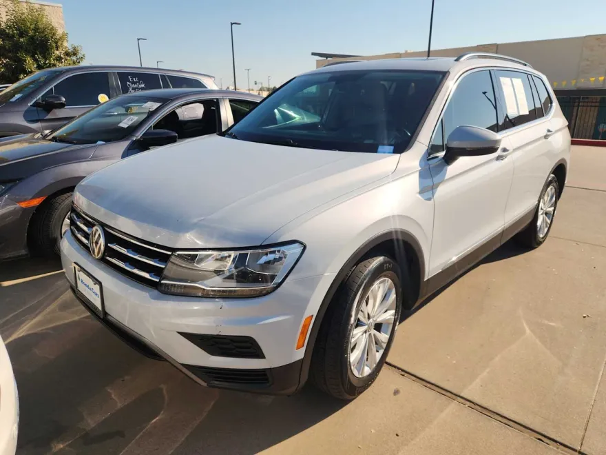 2018 Volkswagen Tiguan SEL photo 1
