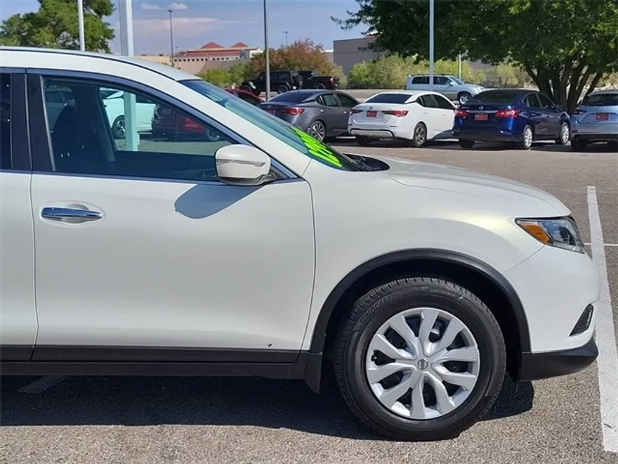 2014 Nissan Rogue S photo 1