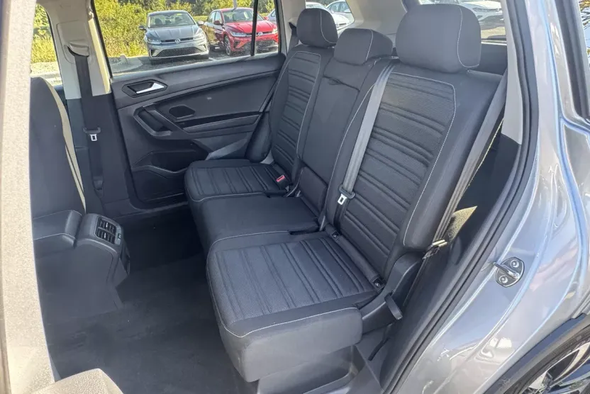 2024 Volkswagen Tiguan S photo 1
