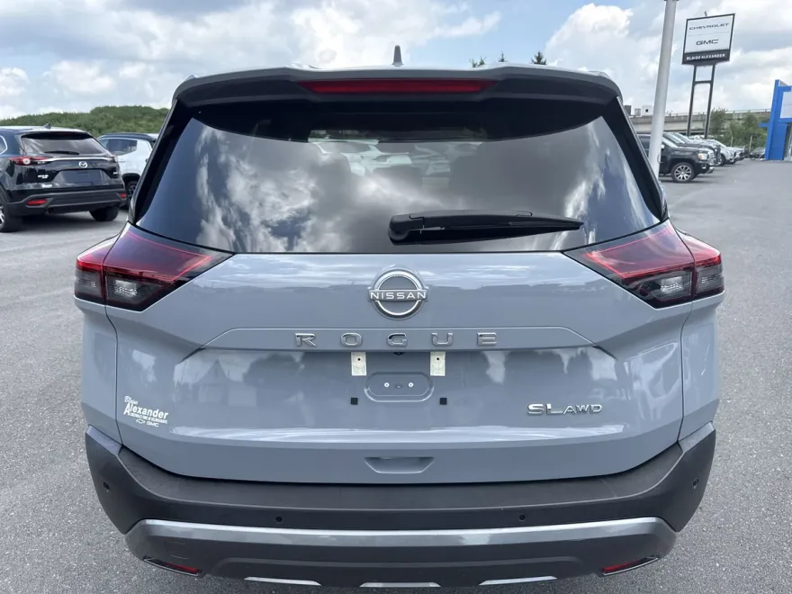 2022 Nissan Rogue AWD SL photo 1