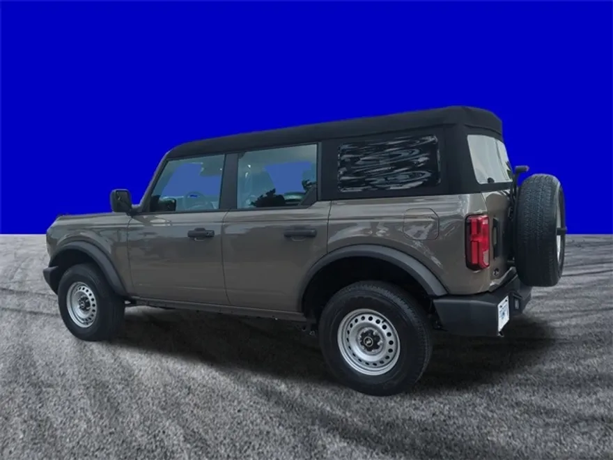 2025 Ford Bronco Base photo 1
