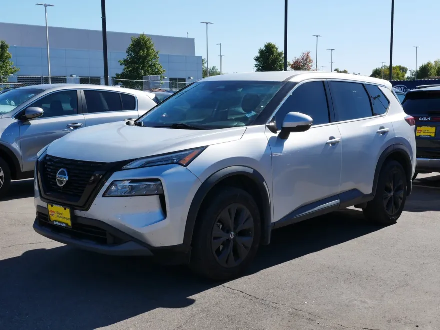 2021 Nissan Rogue SV photo 1