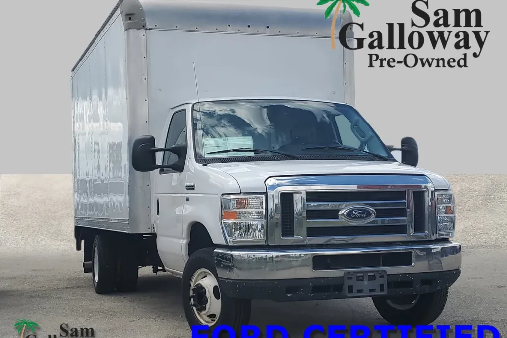 2018 Ford E-350 photo 1