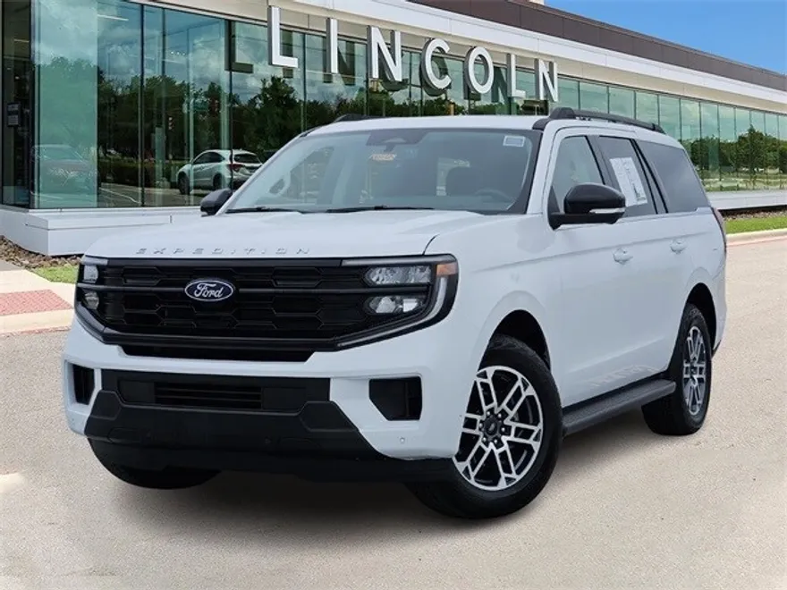 2025 Ford Expedition photo 1