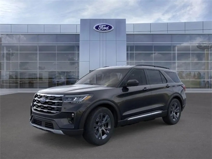 2025 Ford Explorer photo 1