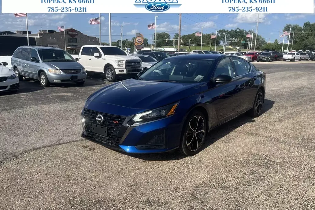 2024 Nissan Altima 2.5 SR photo 1