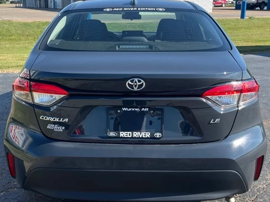 2024 Toyota Corolla LE photo 2