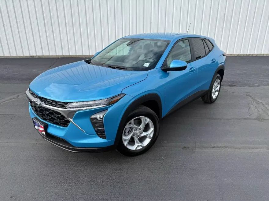 2026 Chevrolet Trax LS photo 1
