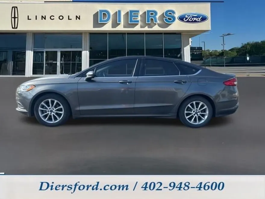2017 Ford Fusion SE photo 1