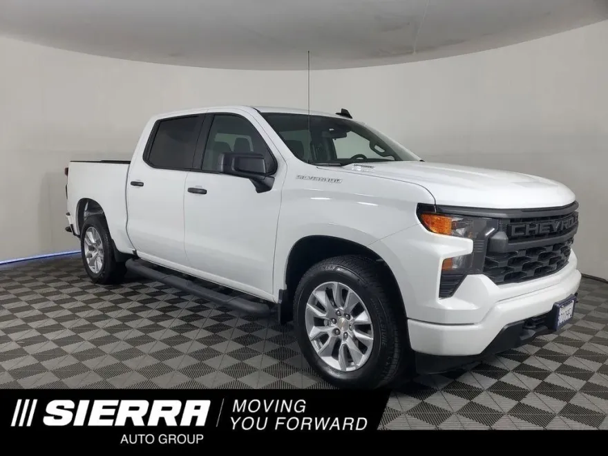 2025 Chevrolet Silverado 1500 Custom photo 1