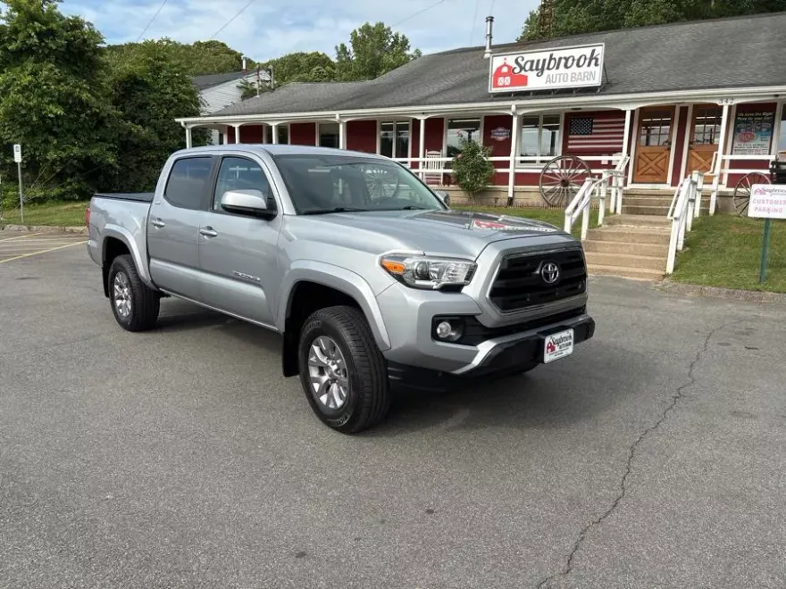 2017 Toyota Tacoma SR5 Double Cab V6 4x4 photo 1