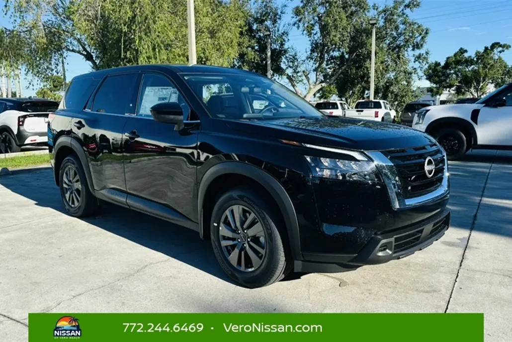 2025 Nissan Pathfinder S photo 1