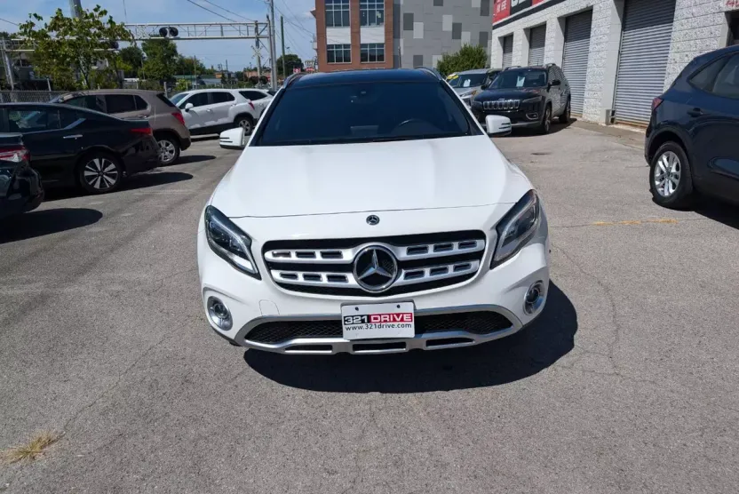 2020 Mercedes Benz GLA 250 4MATIC photo 1