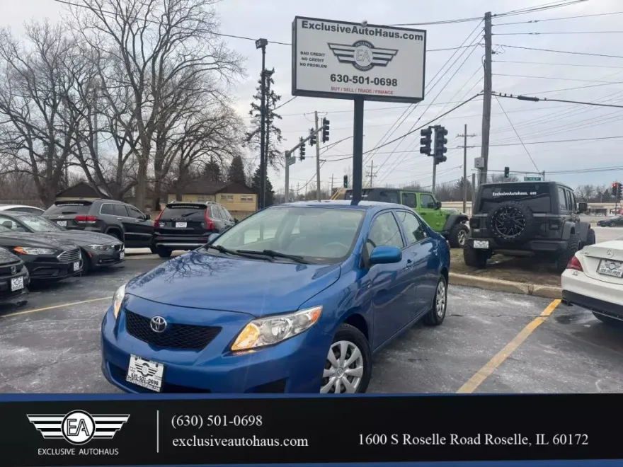 2010 Toyota Corolla LE photo 1