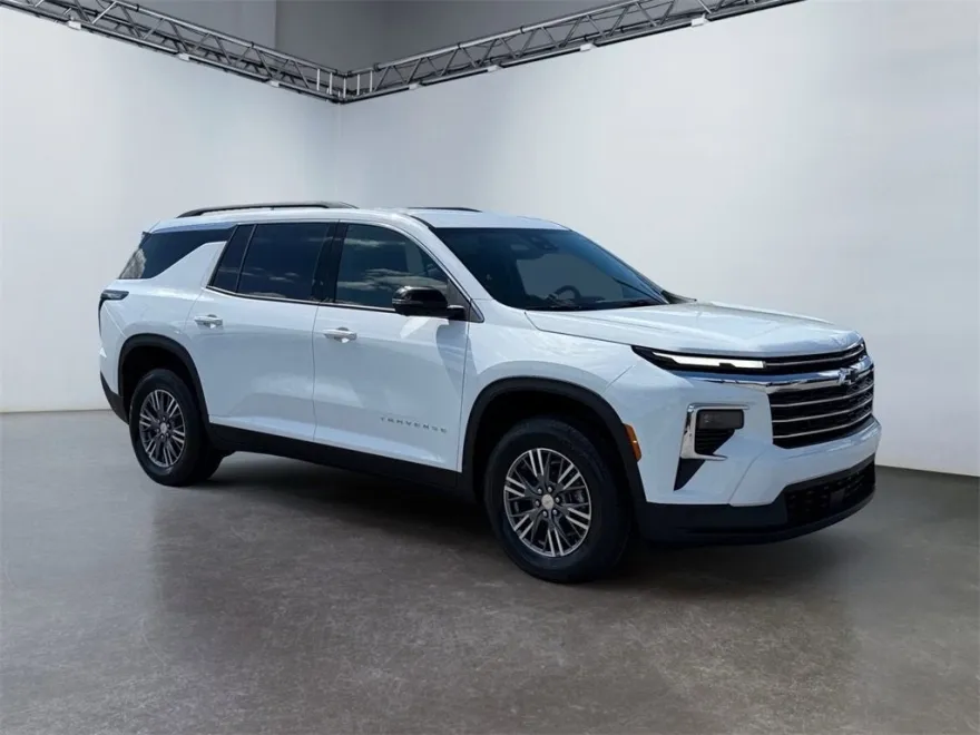 2026 Chevrolet Traverse photo 1