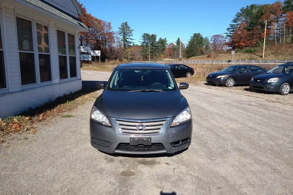 2015 Nissan Sentra photo 1