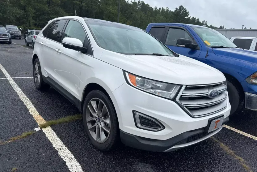 2018 Ford Edge Titanium photo 1
