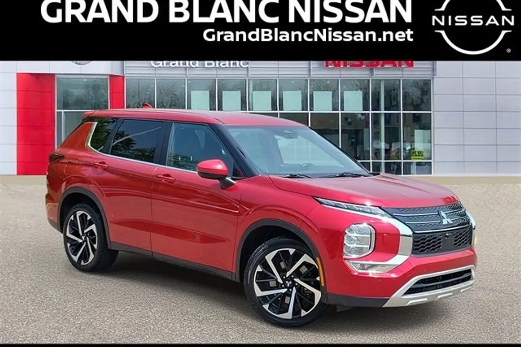 2023 Mitsubishi Outlander SEL Black Edition photo 1