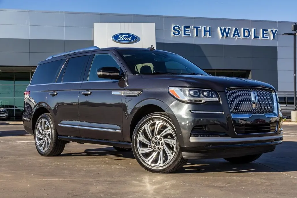 2023 Lincoln Navigator Reserve photo 1
