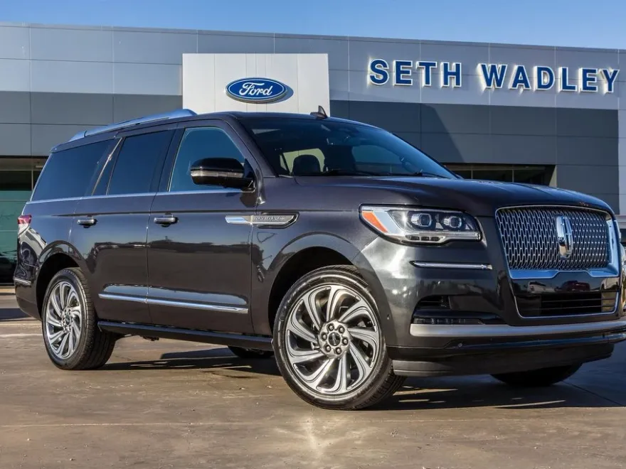2023 Lincoln Navigator Reserve photo 1