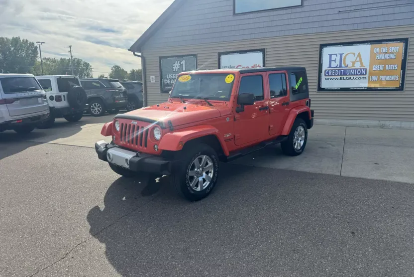 2015 Jeep Wrangler Unlimited Sahara photo 1