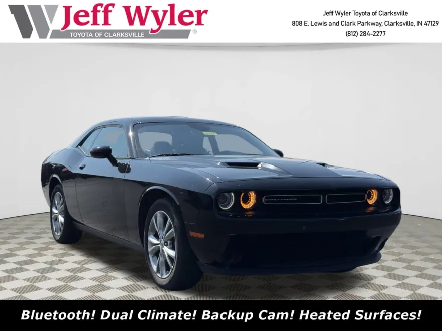2023 Dodge Challenger SXT photo 1