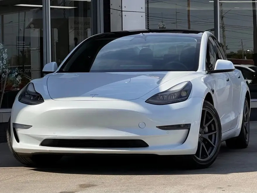2021 Tesla Model 3 Standard Range Plus photo 1