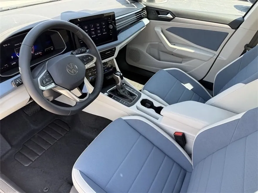 2025 Volkswagen Jetta 1.5T SE photo 1