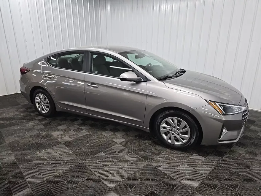 2020 Hyundai Elantra SE photo 1