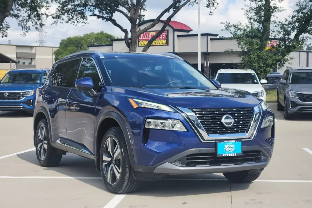 2022 Nissan Rogue SL photo 1