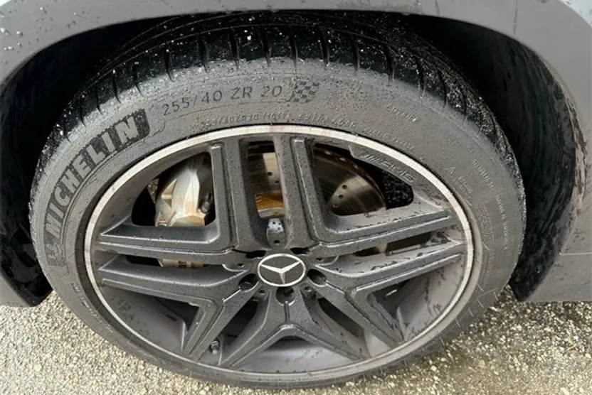 2023 Mercedes Benz GLB 35 AMG 4MATIC photo 1
