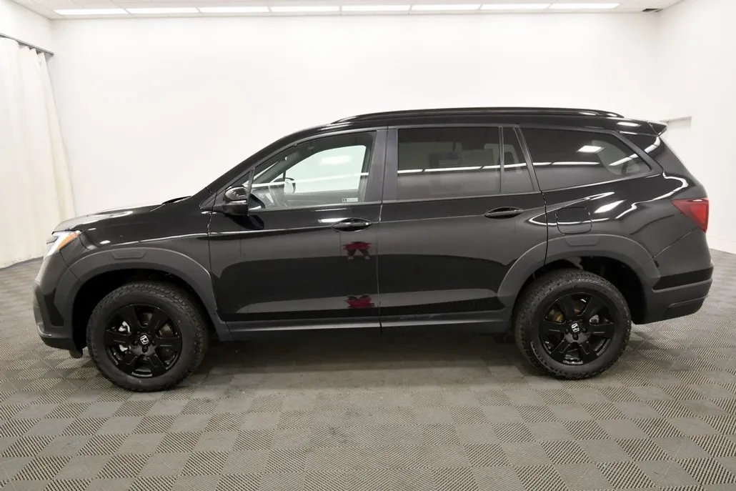 2022 Honda Pilot TrailSport photo 1