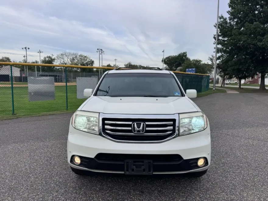 2012 Honda Pilot Touring photo 1