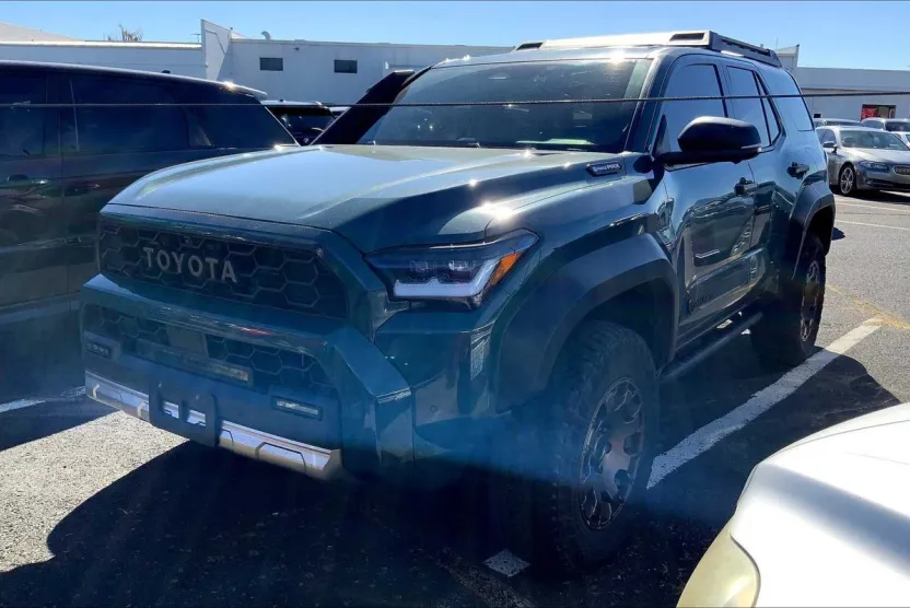 2025 Toyota 4Runner photo 1