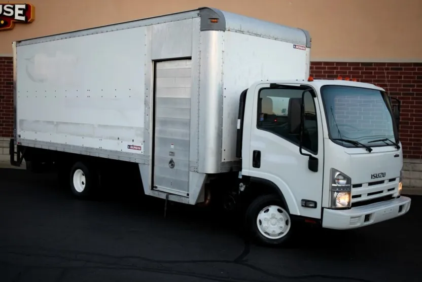 2015 Isuzu NPR photo 1