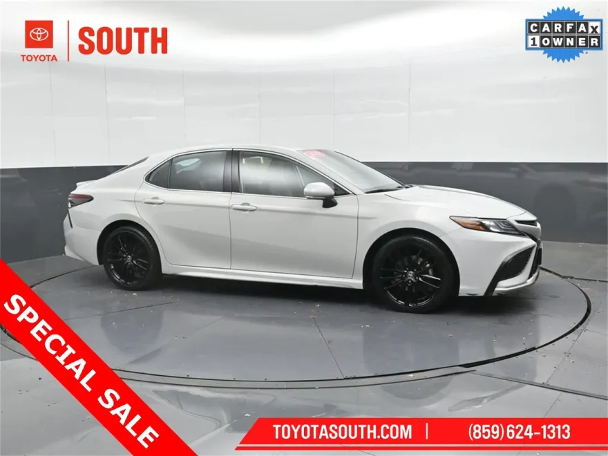 2023 Toyota Camry XSE photo 1