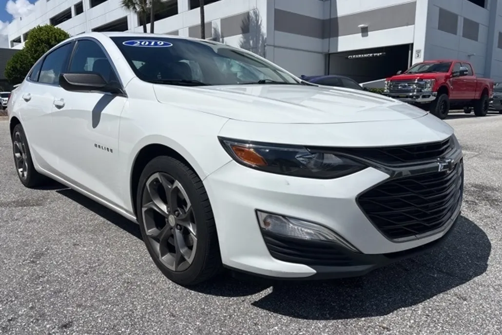 2019 Chevrolet Malibu RS photo 1