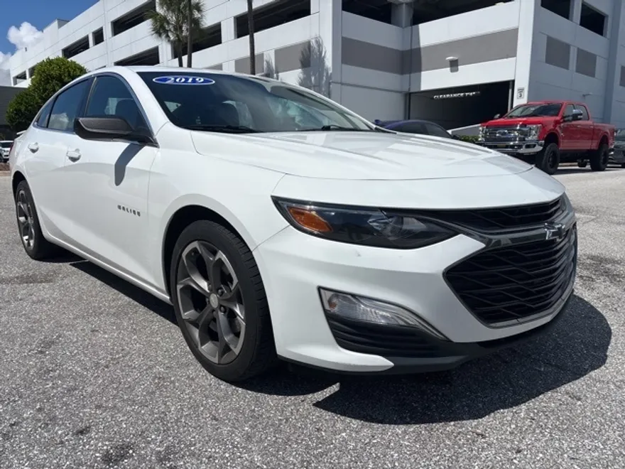 2019 Chevrolet Malibu RS photo 1