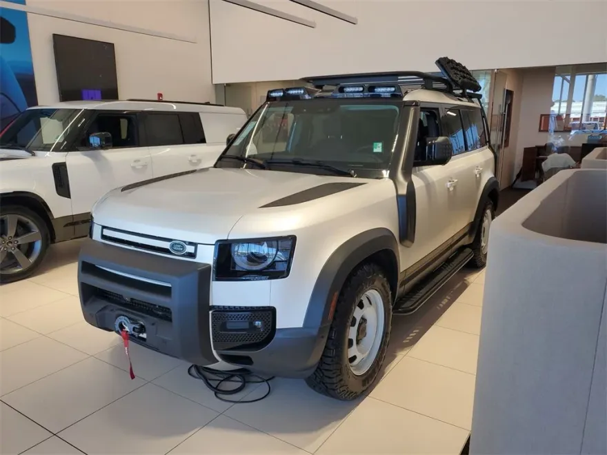 2024 Land Rover Defender 110 S photo 1