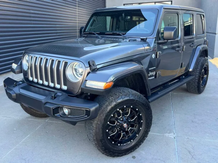 2019 Jeep Wrangler Unlimited Sahara photo 1